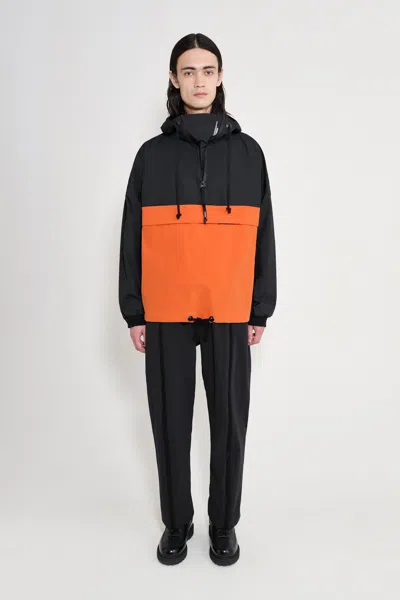 Stutterheim Forsa Two-tone Matte Anorak Black/ In Black,pumpkin