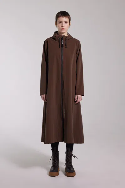 Stutterheim Mosebacke Long Lightweight Matte Zip Raincoat In Dark Brown