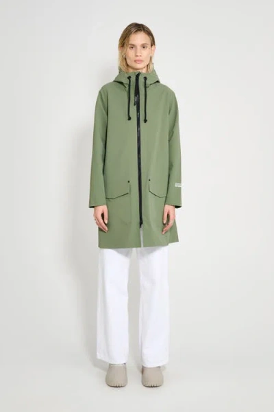 Stutterheim Mosebacke Patch Matte Raincoat In Green