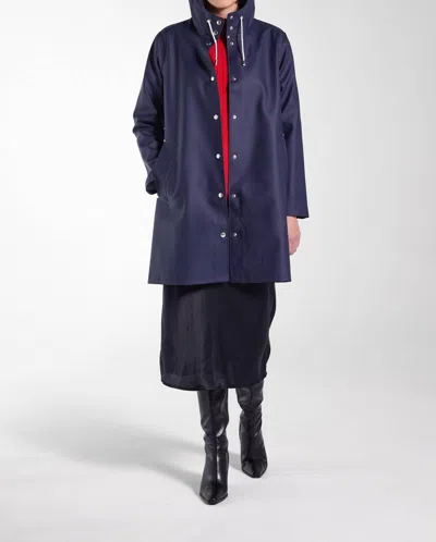 Stutterheim Mosebacke Raincoat Jacket In Navy In Blue