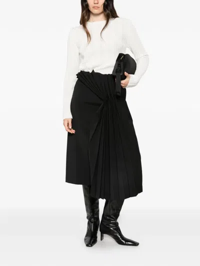 Su Pleated Fan-detail Midi Skirt In Black