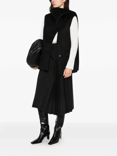 Su Scarf-detail Sleeveless Waistcoat In Black