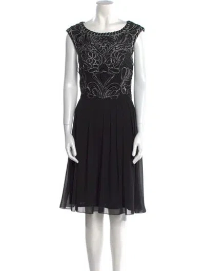 Pre-owned Sue Wong Bateau Neckline Knee-length Dress In Black