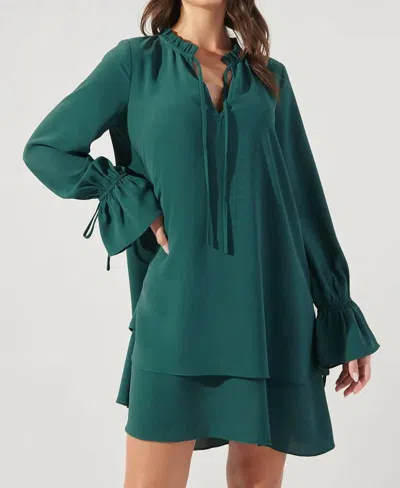 Sugarlips Karyssa Trapeze Dress In Emerald In Gold