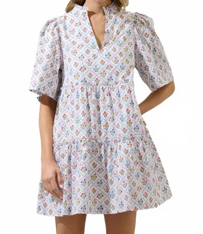SUGARLIPS LARA FLORAL DIXIE SPLIT NECK SHIFT DRESS IN WHITE MULTI