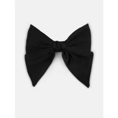 Sui Ava Smooth Bow In Black