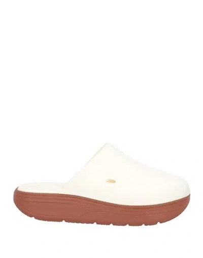 Suicoke Woman Mules & Clogs Cream Size 8 Rubber In White