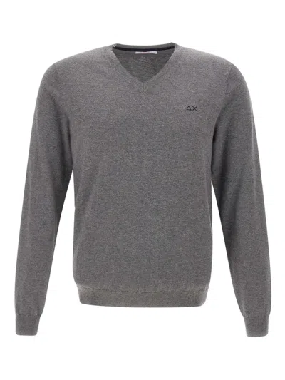 Sun 68 Embroidered-logo V-neck Jumper In Gray