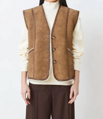 Suncoo Reversible Sheepskin Vest In Beige In Neutral