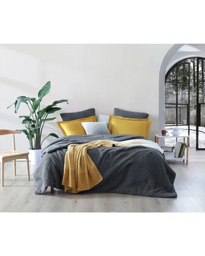 Sunday Citizen Ombre Throw In Gold