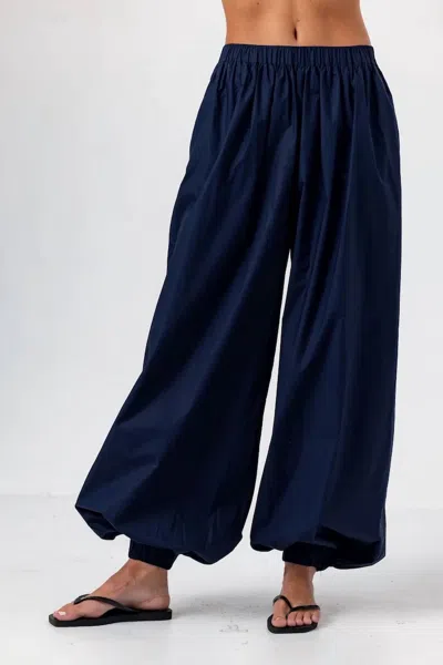 Sundays Elisse Balloon Pant In Navy In Blue