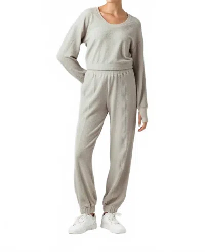 Sundays Walker Top In Dove In Gray