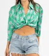 SUNDAYUP FRONT TWIST CROP TOP IN GREEN PATTERNED