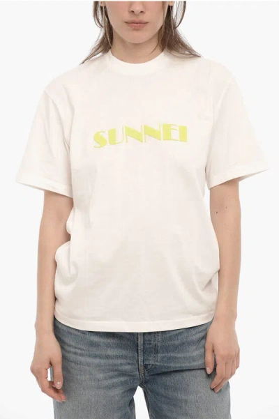 Sunnei Embossed Logo Crew-neck T-shirt In White