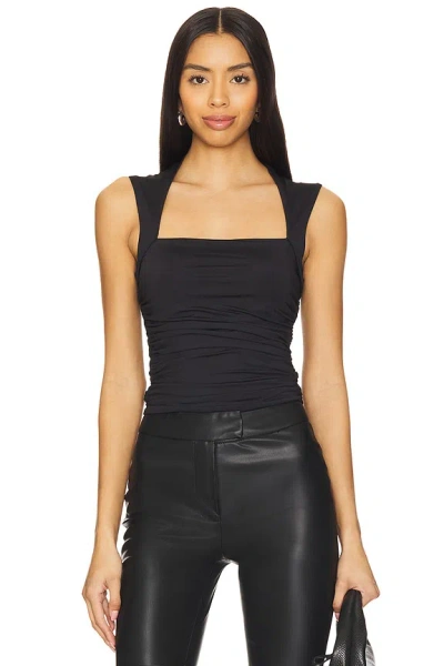 Superdown Becky Top In Black
