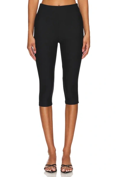Superdown Chaya Capri In Black