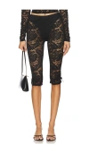 Superdown Jewliet Capri Pant In Black