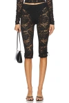Superdown Jewliet Capri Pant In Black