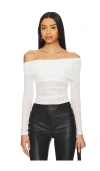 Superdown Kami Off Shoulder Top In 象牙白