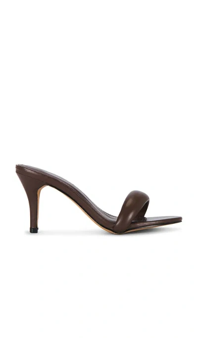 Superdown Rosi Sandal In Brown