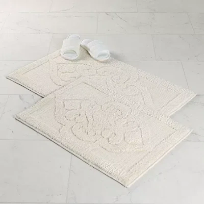 Superior Bath Rug In White