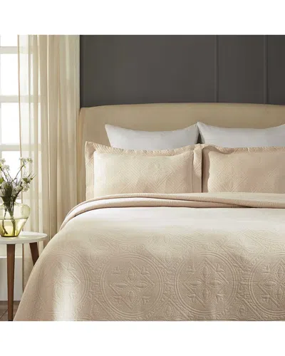 Superior Celtic Circle Cotton Jacquard Matelasse Scalloped Bedspread Set In Neutral