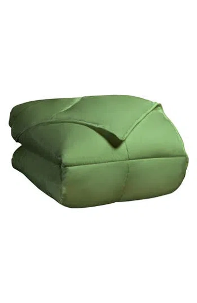 Superior Classic All-season Reversible Down Alternative Comforter In Green