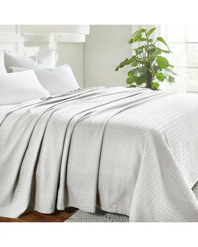 Superior Cotton All-season Diamond Blanket In White