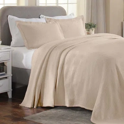 Superior Florin Matelasse Jacquard Scrolling Medallion Cotton Bedspread Set With Pillow Shams In Linen