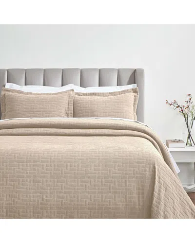 Superior Madrid Medium Weight Matelasse Bedspread Set In Brown