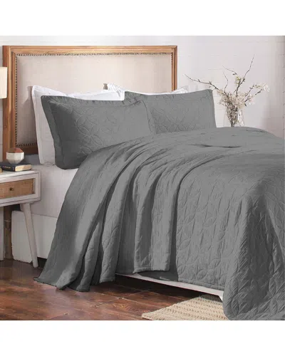 Superior Serenity Matelasse Jacquard Celtic Circle Bedspread Set