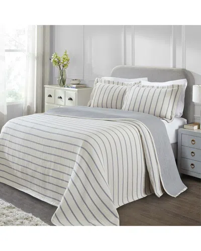 Superior Valencia Reversible Medium Weight Matelasse Bedspread Set In White