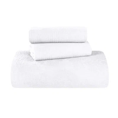 Superior Victory Cotton Matelasse Scrolling Medallion Breathable Bedspread With Pillow Sham Set In White
