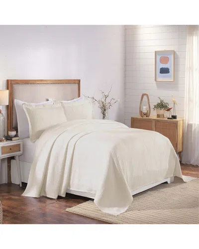 Superior Victory Matelasse Jacquard Scrolling Medallion Bedspread Set In White