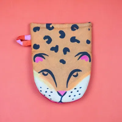 Supra Endura Organic Cotton Leopard Oven Mitt In Brown