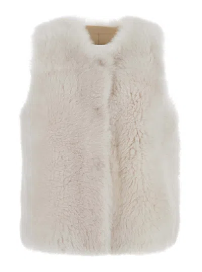 Suprema Sheepskin Vest For Women With Round Collar And Hidden Front Closure In Neutral