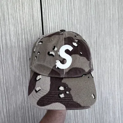 Pre-owned Supreme Fw24  Dessert Camo S Logo Camp Cap In Multi