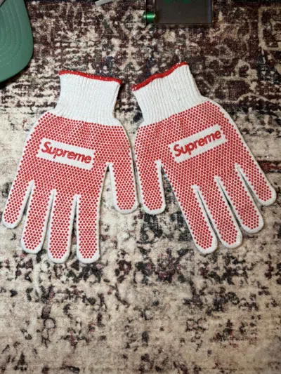 Pre-owned Supreme Grip Gloves In Red
