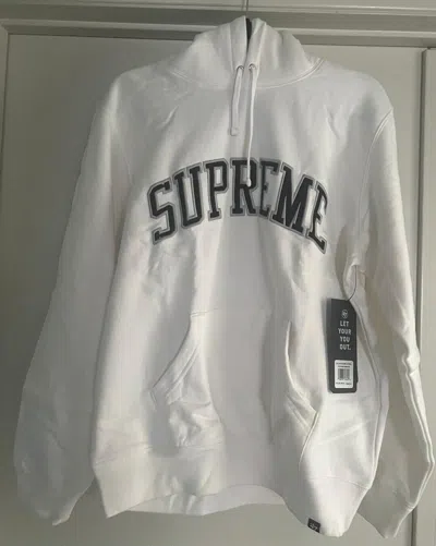 Pre-owned Supreme Nfl Raiders Hooded Sweatshirt - Medium - White - Authentic