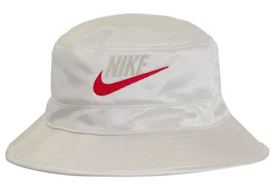 Pre-owned Supreme Nike Dazzle Crusher Hat In White