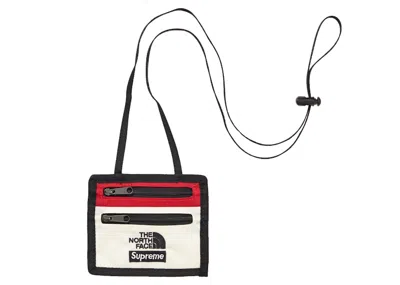 Pre-owned Supreme The North Face Expedition Travel Wallet In White