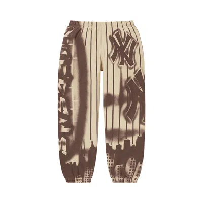 Pre-owned Supreme X New York Yankees Airbrush Sweatpant 'clay' | Tan | Men's Size S In Brown