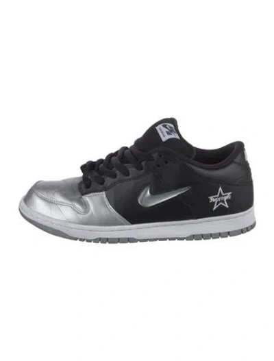 Pre-owned Supreme X Nike Sb Dunk Low Athletic Sneakers In Black