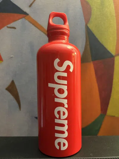 Pre-owned Supreme X Sigg Traveler .6l Bottle Ss18 In Red