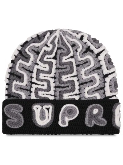 Supreme Yarn Appliqué "black/white" Beanie
