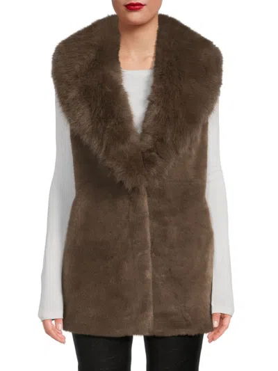 Surell Women's Faux Fur Eyelet Vest In Mushroom