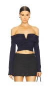 Susana Monaco Off Shoulder Long Sleeve V Wire Top In 漆黑
