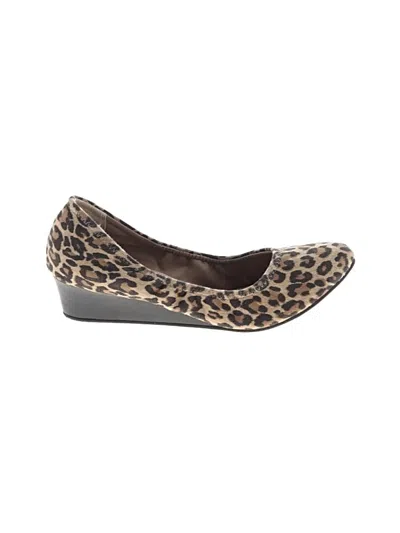 Pre-owned Susina Flats In Brown