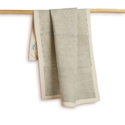 Sustainable Threads Make Waves In Gray