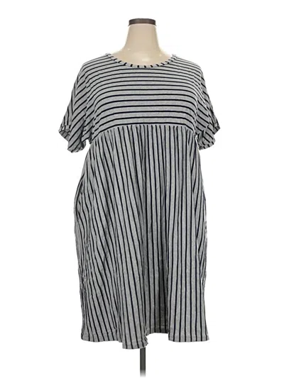 Pre-owned Suzanne Betro Casual Dress In Gray